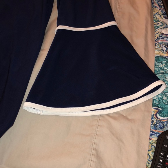 NWOT Bell Sleeved Top - Picture 2 of 3